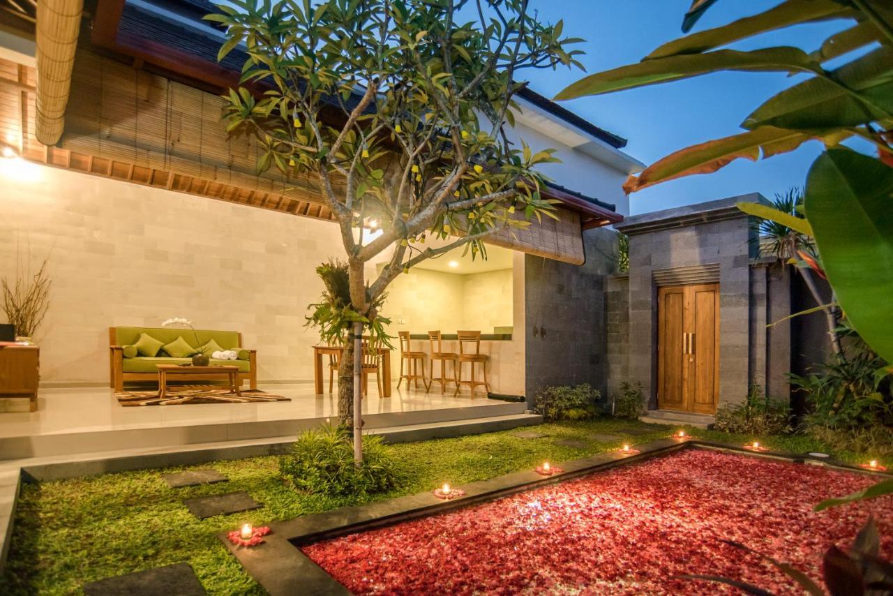 Sandi Agung Villa Bidadari Seminyak Kültér fotó