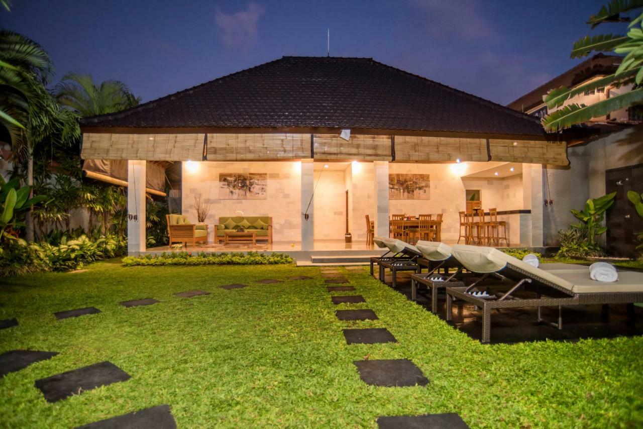 Sandi Agung Villa Bidadari Seminyak Kültér fotó